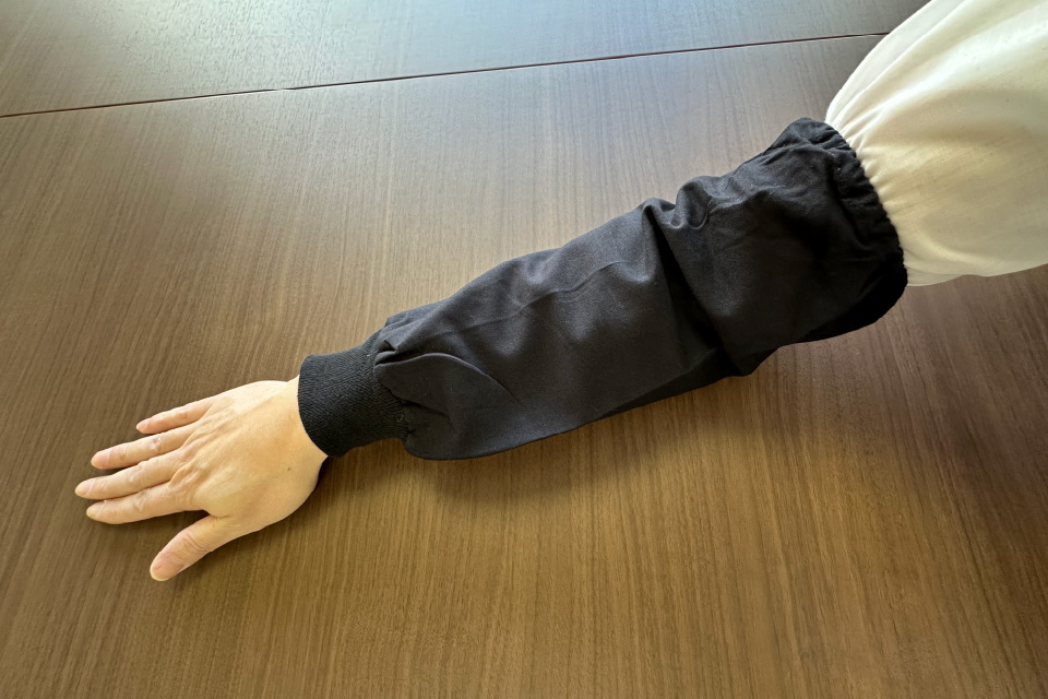 腕カバーの全体像